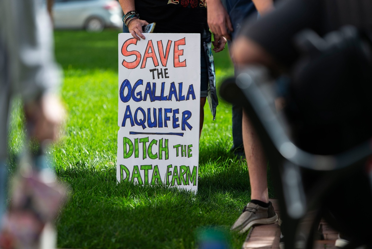 Economic boom or environmental disaster? Rural Texas grapples with pros, cons of data centers